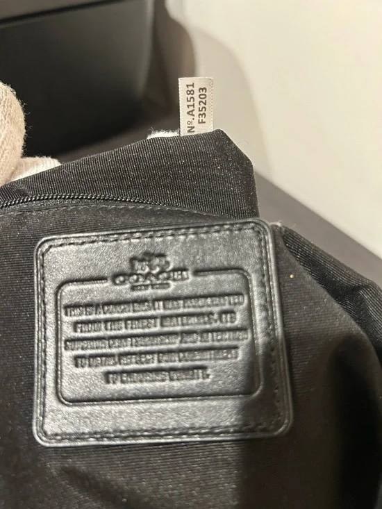 Coach Celeste Convertible Studded
Hobo bag in black leather EUC - Picture 4 of 13